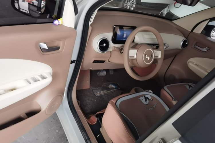 Used Wuling Hongguang MINIEV 2025 Four-Door Version Advanced Edition Driver Seat