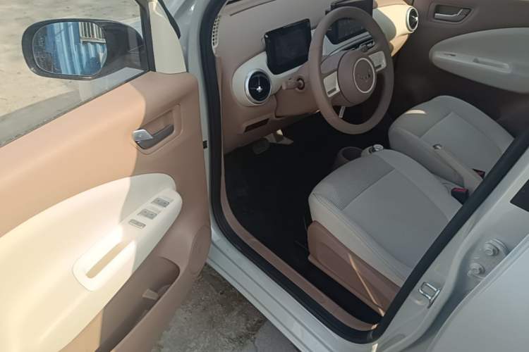 Used Wuling Hongguang MINIEV 2025 Four-Door Version Advanced Edition Driver Seat