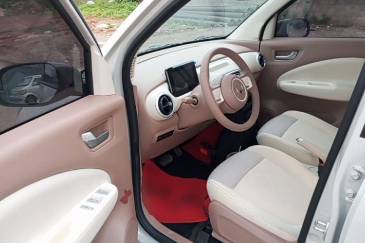 Used Wuling Hongguang MINIEV 2025 Four-Door Version Advanced Edition Driver Seat
