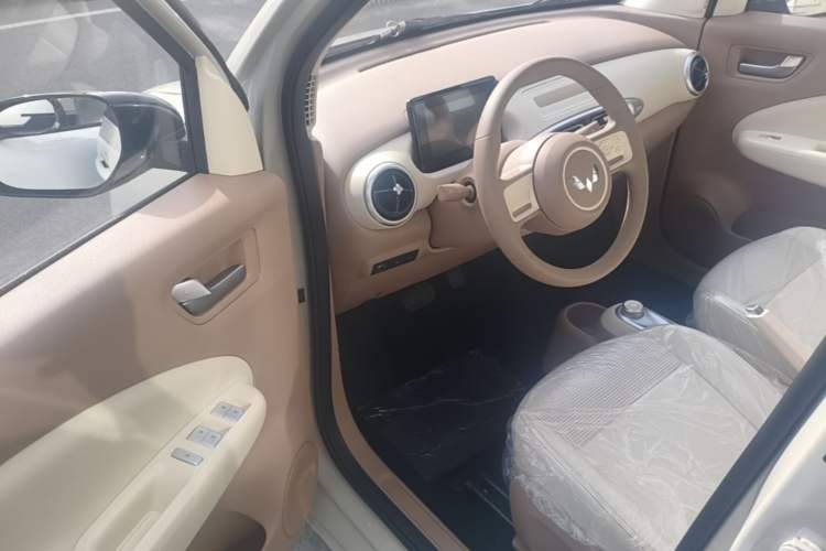 Used Wuling Hongguang MINIEV 2025 Four-Door Version Advanced Edition Driver Seat