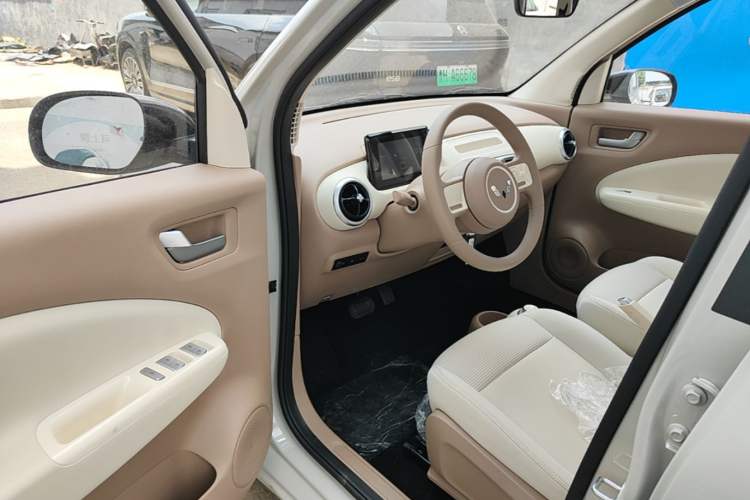 Used Wuling Hongguang MINIEV 2025 Four-Door Version Advanced Edition Driver Seat
