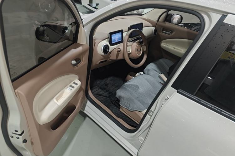 Used Wuling Hongguang MINIEV 2025 Four-Door Version Advanced Edition Driver Seat