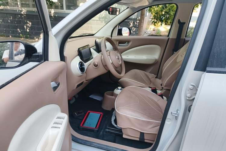 Used Wuling Hongguang MINIEV 2025 Four-Door Version Premium Edition Driver Seat
