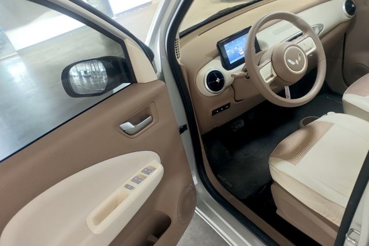 Used Wuling Hongguang MINIEV 2025 Four-Door Version Advanced Edition Driver Seat
