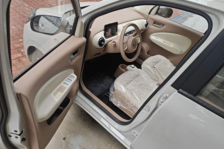 Used Wuling Hongguang MINIEV 2025 Four-Door Version Advanced Edition Driver Seat
