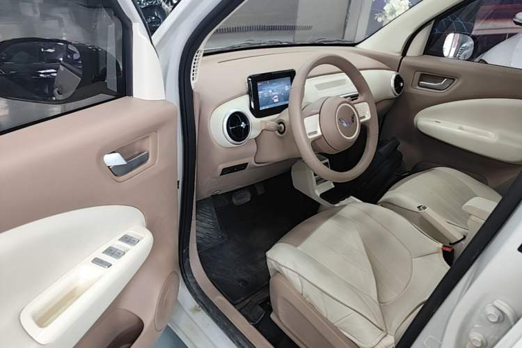 Used Wuling Hongguang MINIEV 2025 Four-Door Version Advanced Edition Driver Seat