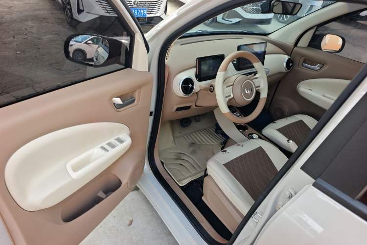 Used Wuling Hongguang MINIEV 2025 Four-Door Version Advanced Edition Driver Seat