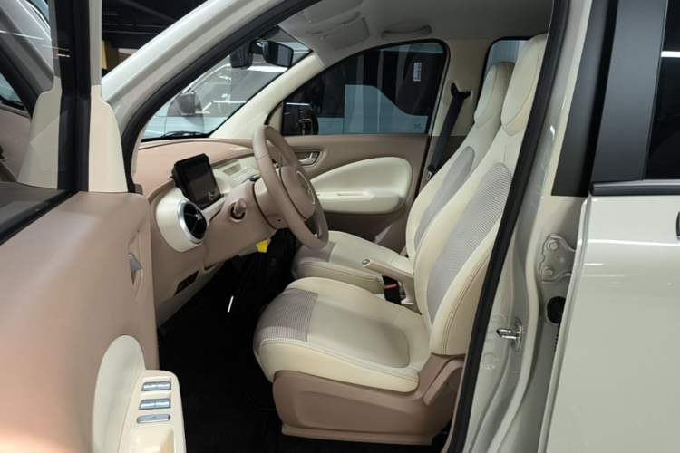 Used Wuling Hongguang MINIEV 2025 Four-Door Version Advanced Edition Driver Seat