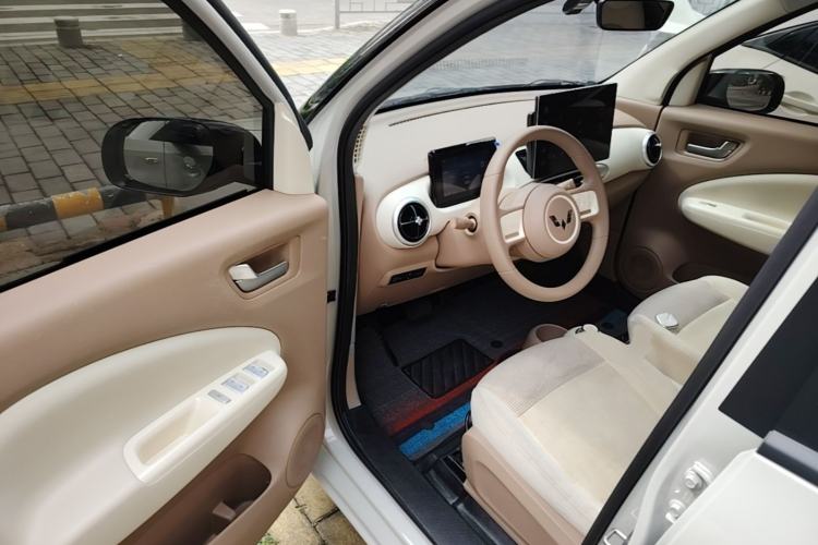 Used Wuling Hongguang MINIEV 2025 Four-Door Version Premium Edition Driver Seat