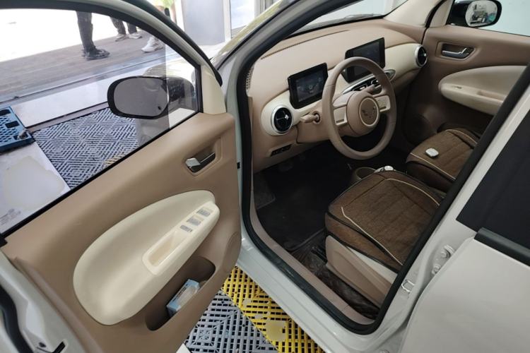 Used Wuling Hongguang MINIEV 2025 Four-Door Version Premium Edition Driver Seat
