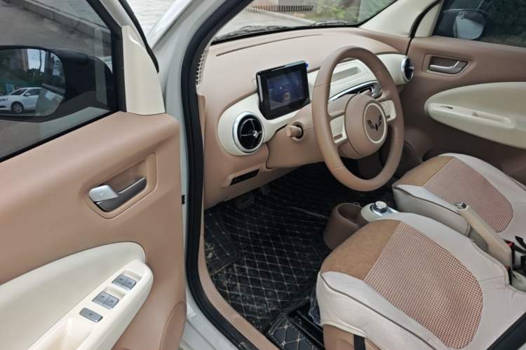 Used Wuling Hongguang MINIEV 2025 Four-Door Version Advanced Edition Driver Seat