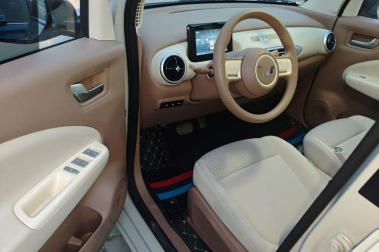 Used Wuling Hongguang MINIEV 2025 Four-Door Version Advanced Edition Driver Seat