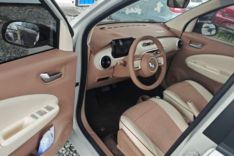 Used Wuling Hongguang MINIEV 2025 Four-Door Version Advanced Edition Driver Seat