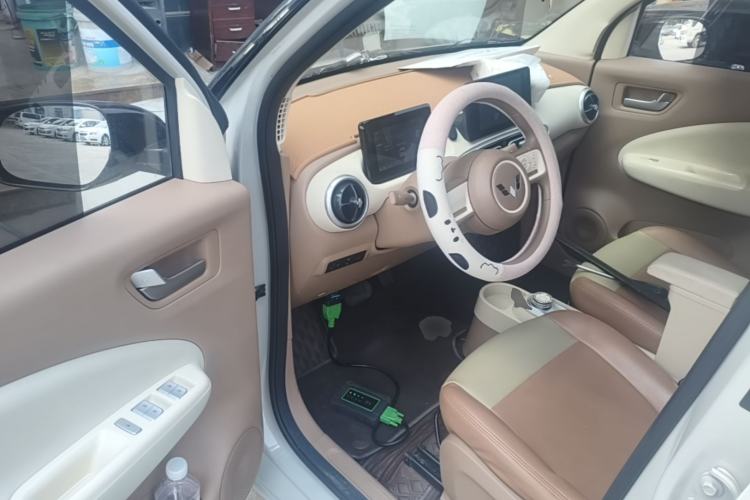 Used Wuling Hongguang MINIEV 2025 Four-Door Version Premium Edition Driver Seat