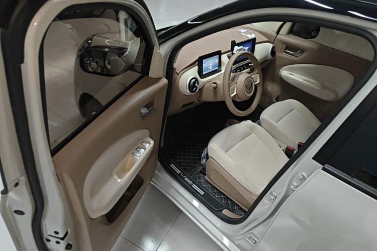 Used Wuling Hongguang MINIEV 2025 Four-Door Version Zhenxiang+ Edition Driver Seat