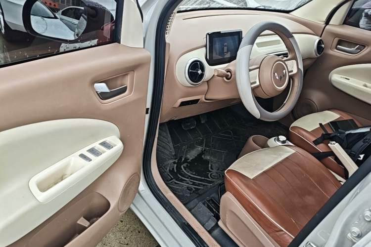 Used Wuling Hongguang MINIEV 2025 Four-Door Version Advanced Edition Driver Seat