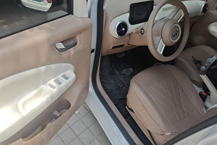 Used Wuling Hongguang MINIEV 2025 Four-Door Version Advanced Edition Driver Seat