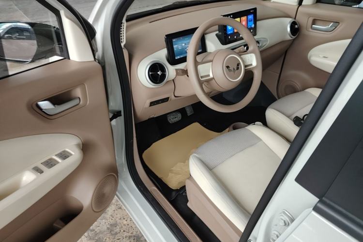 Used Wuling Hongguang MINIEV 2025 Four-Door Version Advanced Edition Driver Seat