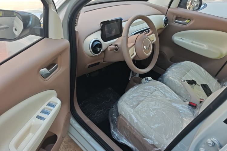 Used Wuling Hongguang MINIEV 2025 Four-Door Version Advanced Edition Driver Seat