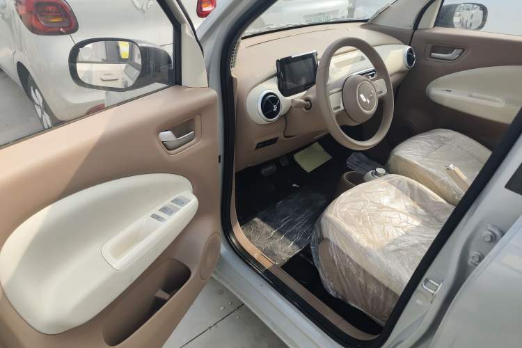 Used Wuling Hongguang MINIEV 2025 Four-Door Version Advanced Edition Driver Seat