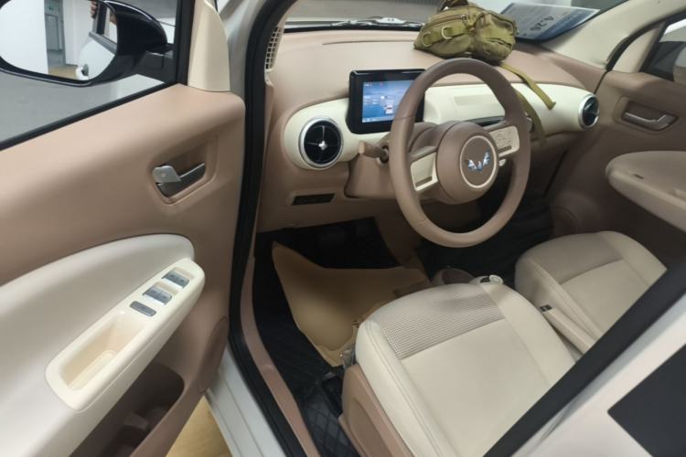Used Wuling Hongguang MINIEV 2025 Four-Door Version Premium Edition Driver Seat