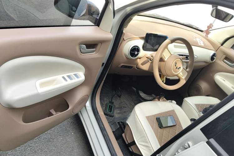 Used Wuling Hongguang MINIEV 2025 Four-Door Version Advanced Edition Driver Seat