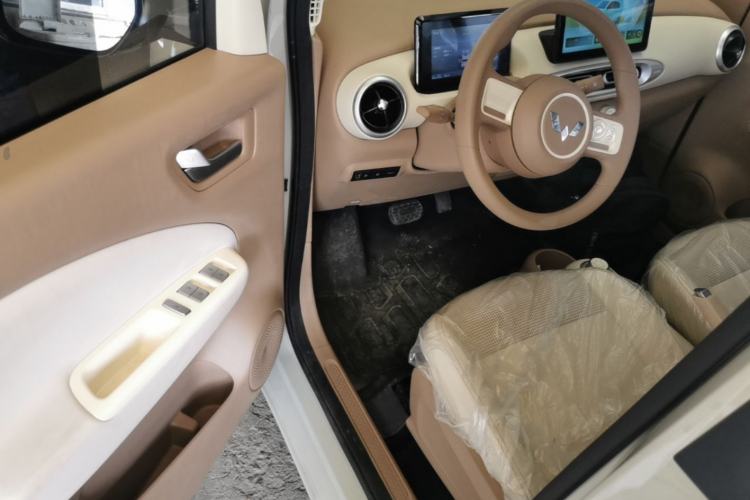 Used Wuling Hongguang MINIEV 2025 Four-Door Version Advanced Edition Driver Seat