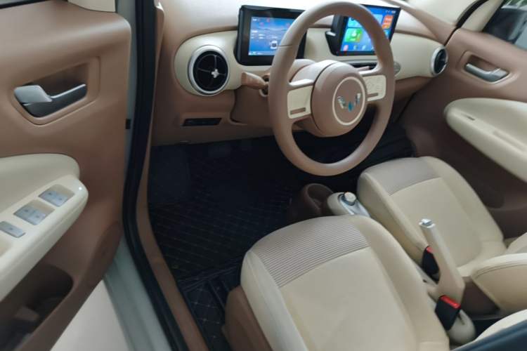 Used Wuling Hongguang MINIEV 2025 Four-Door Version Advanced Edition Driver Seat