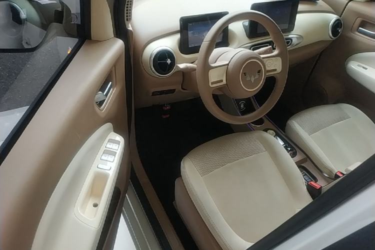 Used Wuling Hongguang MINIEV 2025 Four-Door Version Premium Edition Driver Seat