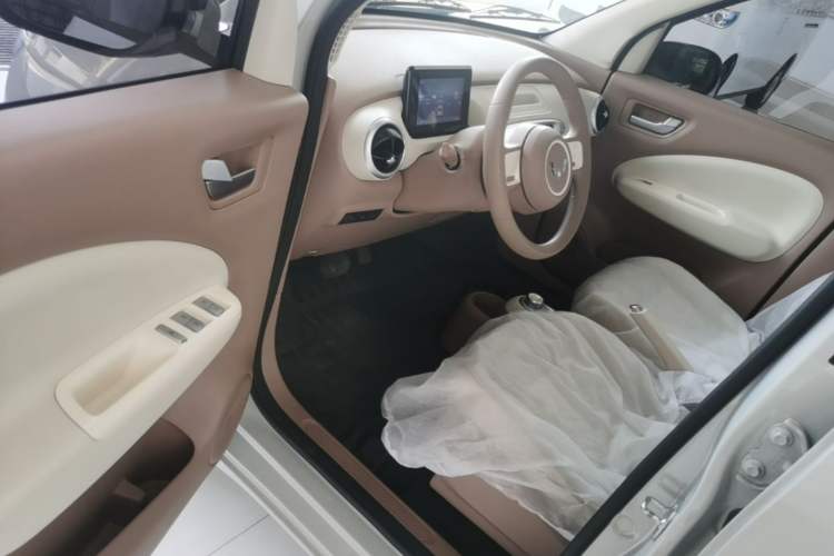 Used Wuling Hongguang MINIEV 2025 Four-Door Version Advanced Edition Driver Seat