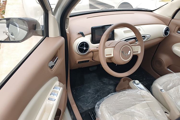 Used Wuling Hongguang MINIEV 2025 Four-Door Version Advanced Edition Driver Seat