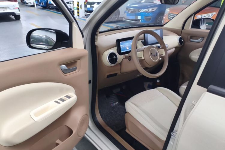 Used Wuling Hongguang MINIEV 2025 Four-Door Version Premium Edition Driver Seat