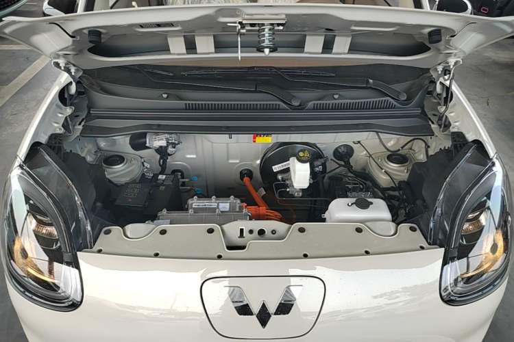 Used Wuling Hongguang MINIEV 2025 Four-Door Version Advanced Edition Engine Bay