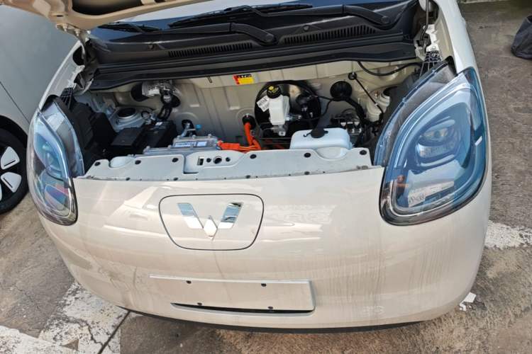 Used Wuling Hongguang MINIEV 2025 Four-Door Version Advanced Edition Engine Bay