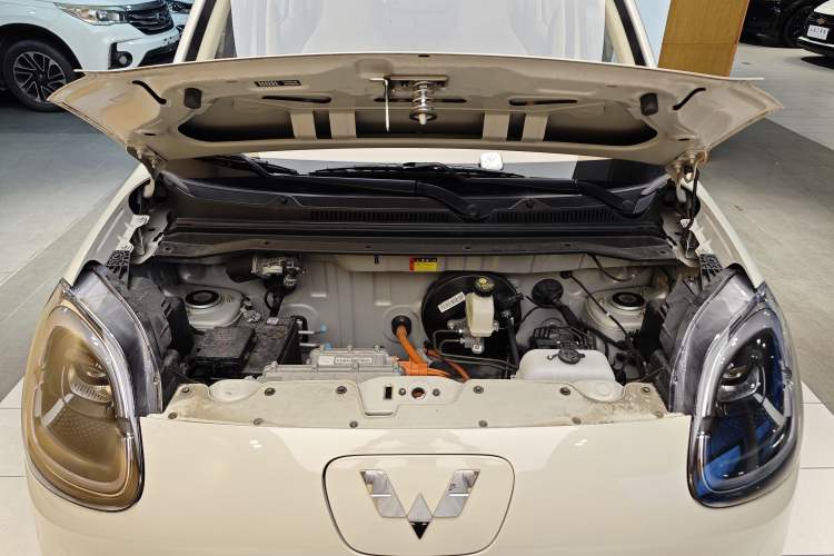 Used Wuling Hongguang MINIEV 2025 Four-Door Version Premium Edition Engine Bay