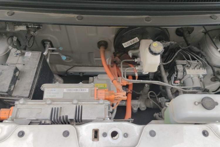 Used Wuling Hongguang MINIEV 2025 Four-Door Version Zhenxiang+ Edition Engine Bay