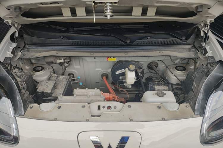 Used Wuling Hongguang MINIEV 2025 Four-Door Version Advanced Edition Engine Bay