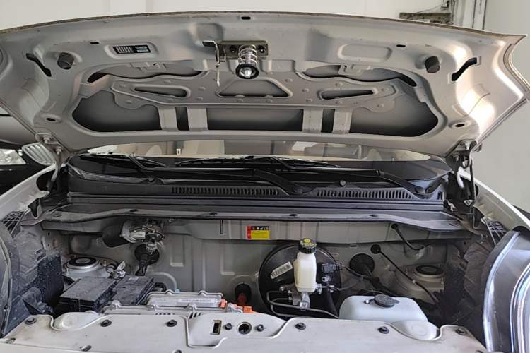 Used Wuling Hongguang MINIEV 2025 Four-Door Version Premium Edition Engine Bay