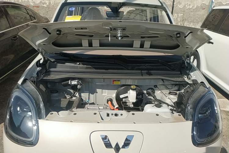 Used Wuling Hongguang MINIEV 2025 Four-Door Version Advanced Edition Engine Bay