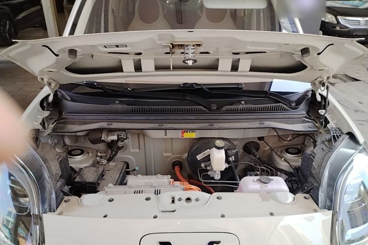 Used Wuling Hongguang MINIEV 2025 Four-Door Version Advanced Edition Engine Bay