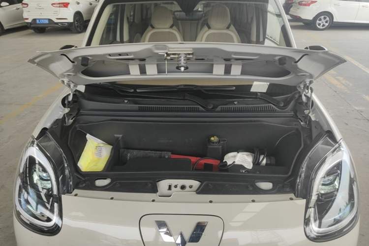 Used Wuling Hongguang MINIEV 2025 Four-Door Version Zhenxiang+ Edition Engine Bay