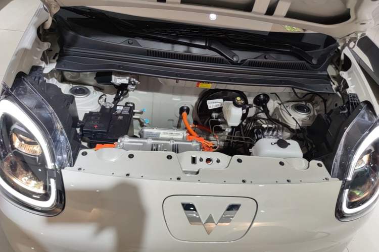 Used Wuling Hongguang MINIEV 2025 Four-Door Version Advanced Edition Engine Bay
