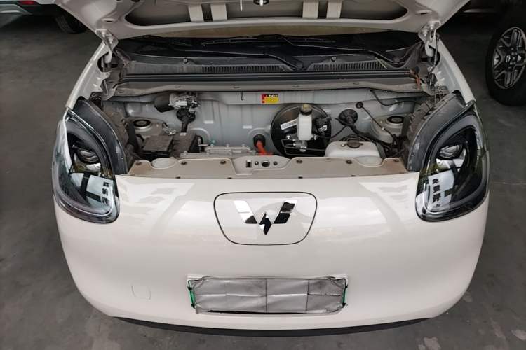 Used Wuling Hongguang MINIEV 2025 Four-Door Version Premium Edition Engine Bay