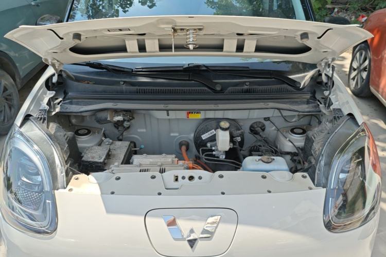 Used Wuling Hongguang MINIEV 2025 Four-Door Version Zhenxiang+ Edition Engine Bay