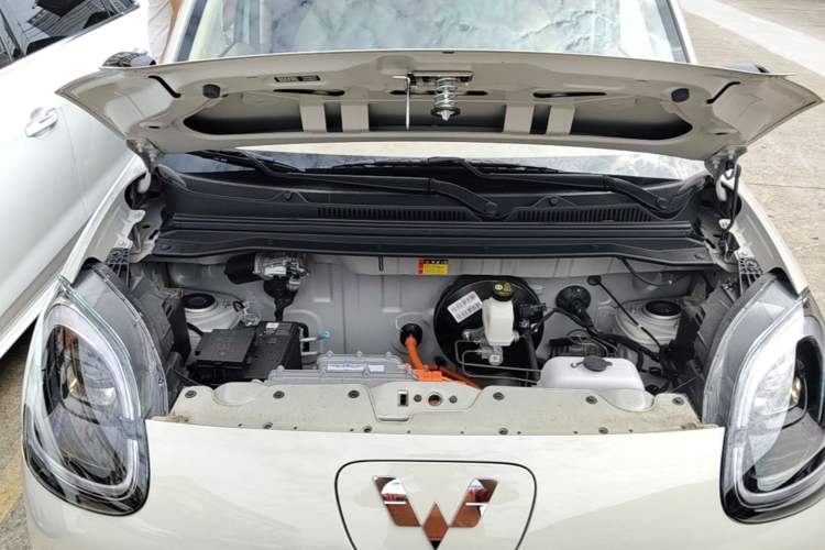Used Wuling Hongguang MINIEV 2025 Four-Door Version Advanced Edition Engine Bay
