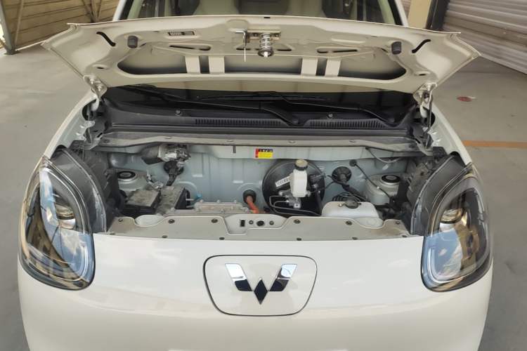 Used Wuling Hongguang MINIEV 2025 Four-Door Version Premium Edition Engine Bay