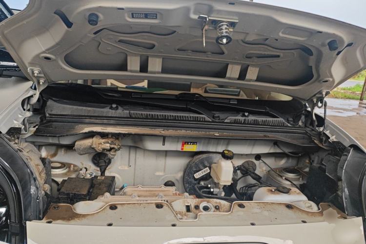 Used Wuling Hongguang MINIEV 2025 Four-Door Version Zhenxiang+ Edition Engine Bay