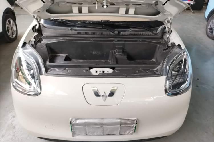 Used Wuling Hongguang MINIEV 2025 Four-Door Version Advanced Edition Engine Bay