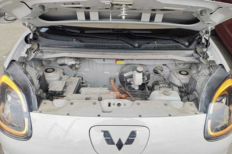 Used Wuling Hongguang MINIEV 2025 Four-Door Version Advanced Edition Engine Bay