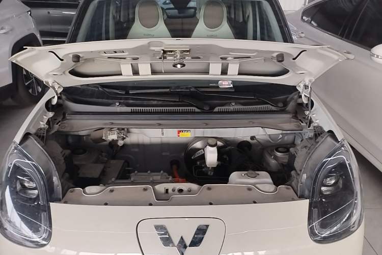 Used Wuling Hongguang MINIEV 2025 Four-Door Version Advanced Edition Engine Bay